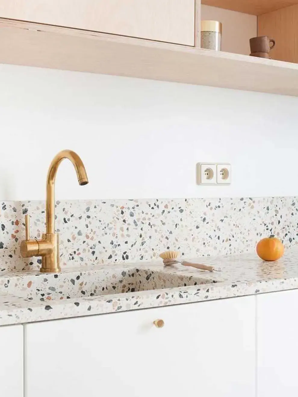 Versátil y todoterreno, el porcelánico se adapta tanto a interiores como a exteriores.