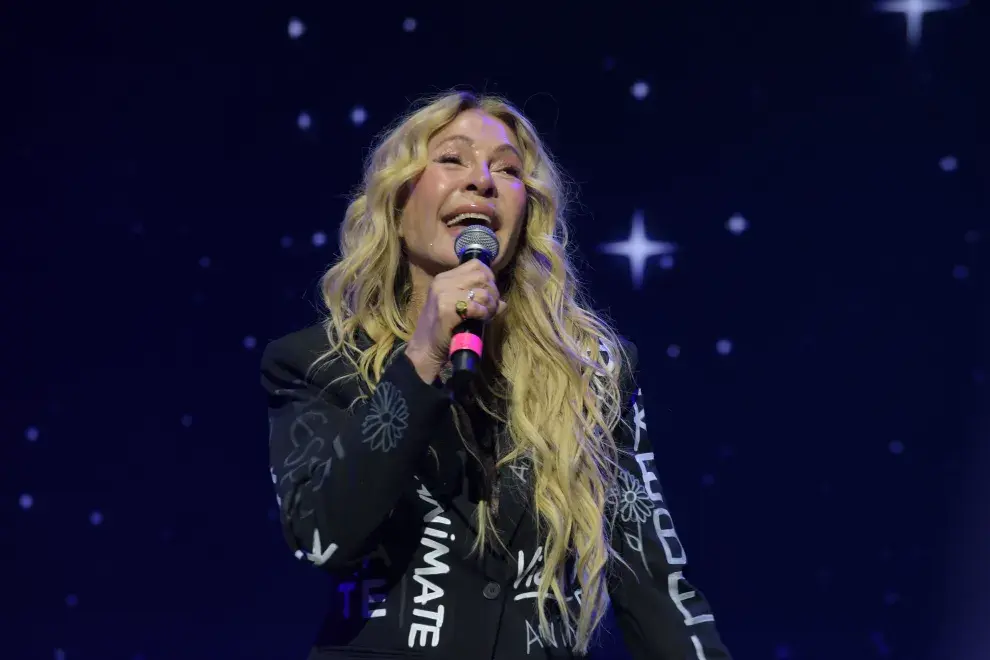 Cris Morena hizo su reaparición pública en el recital de Erreway.