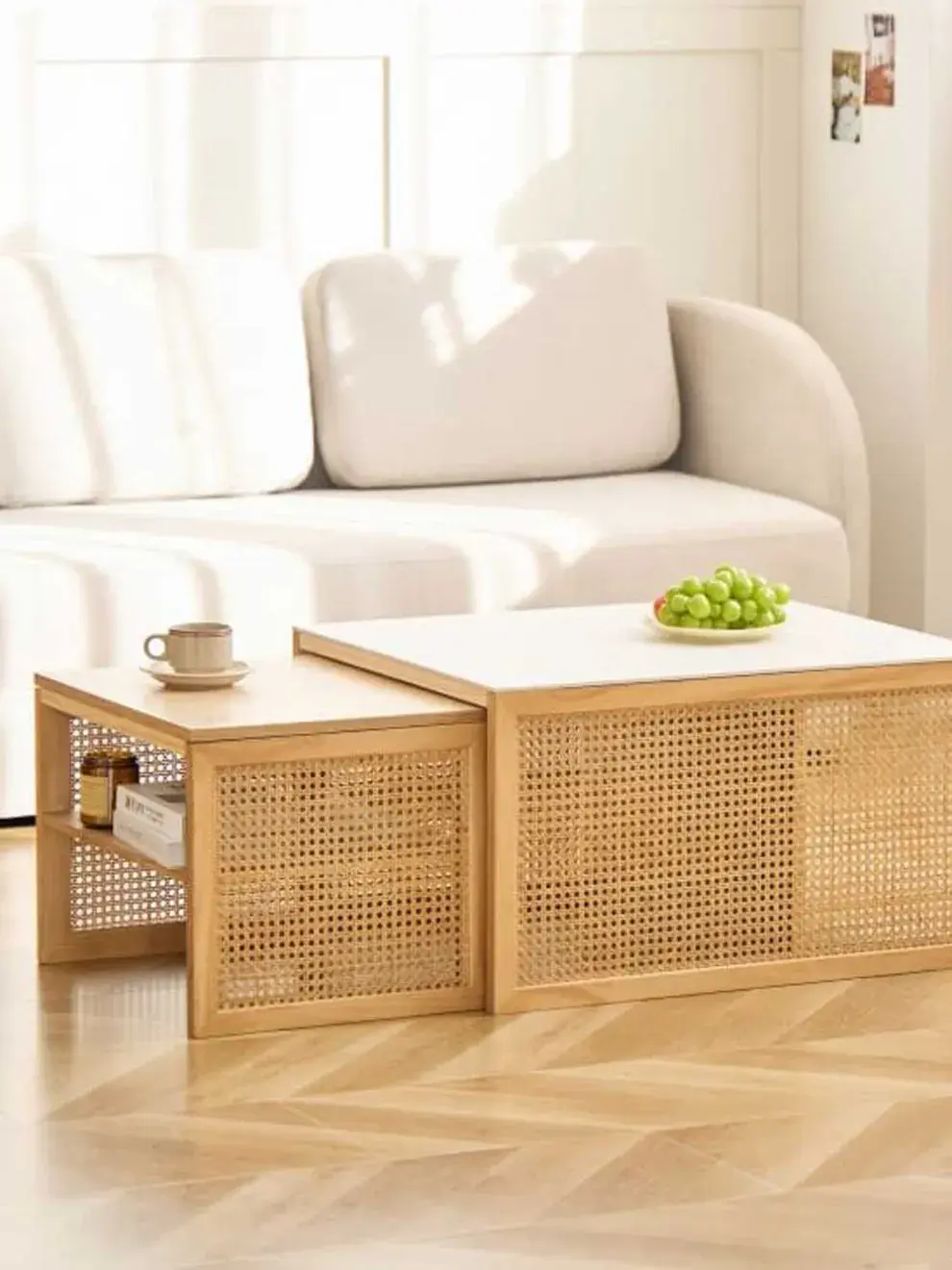 Podés elegir mesas modulares que se reinventan según tu necesidad: juntas o por separado, según lo que te pida el momento.
