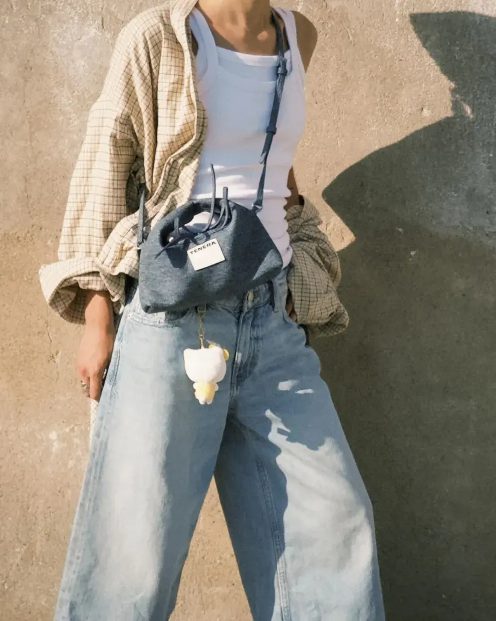 Los bolsos de denim van con todo