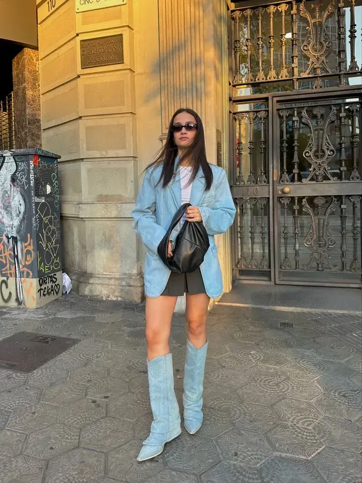 Las botas de denim son un gran comodín.