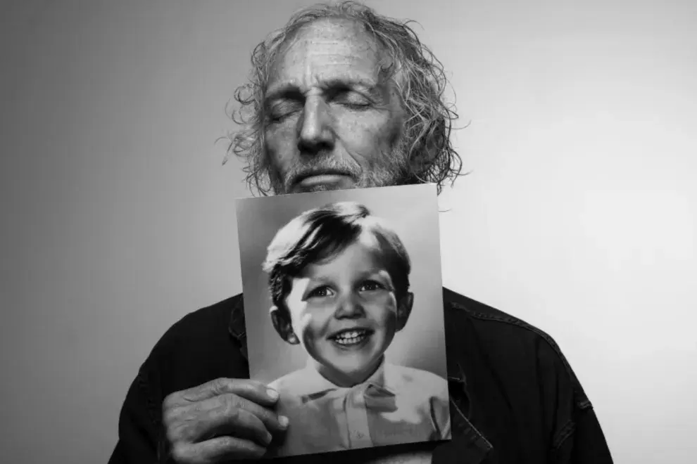 Boy Olmi recurre a su historia personal como insumo para el trabajo dramático.