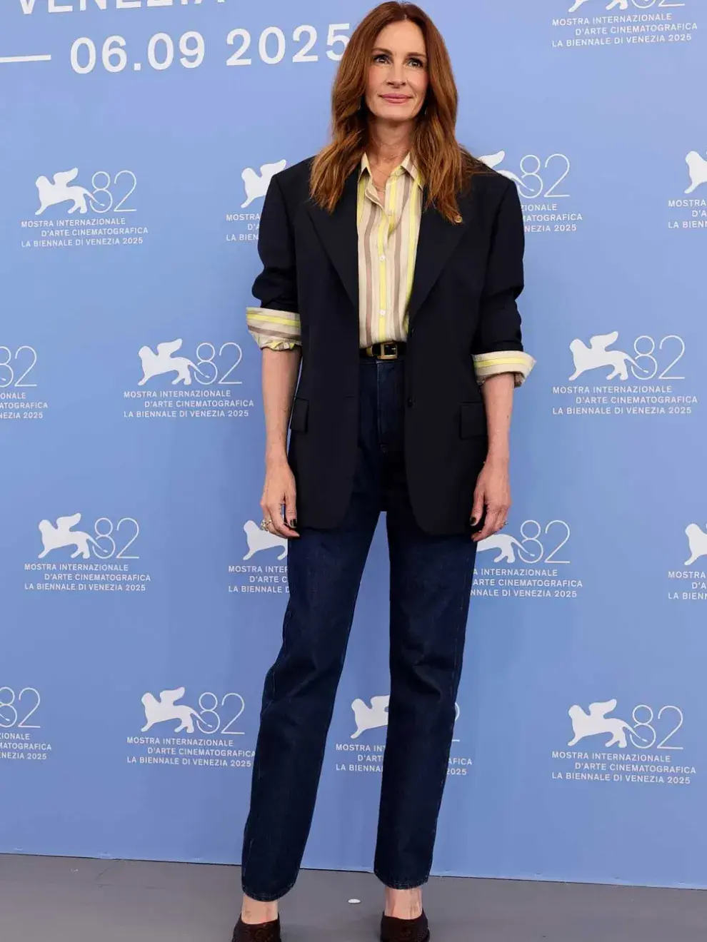 Julia Roberts con un equipo creado por Versace