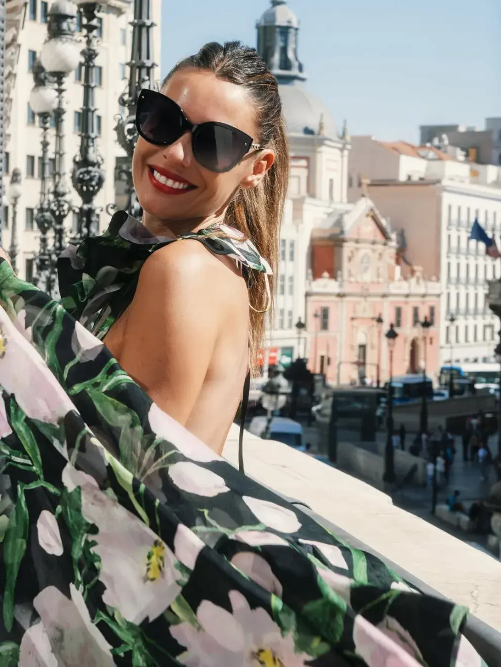 El look floral de Pampita con sello Carolina Herrera