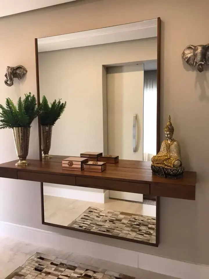 Recibidores pequeños con estilo: 10 ideas para reformarlos con objetos sin entrar en obra