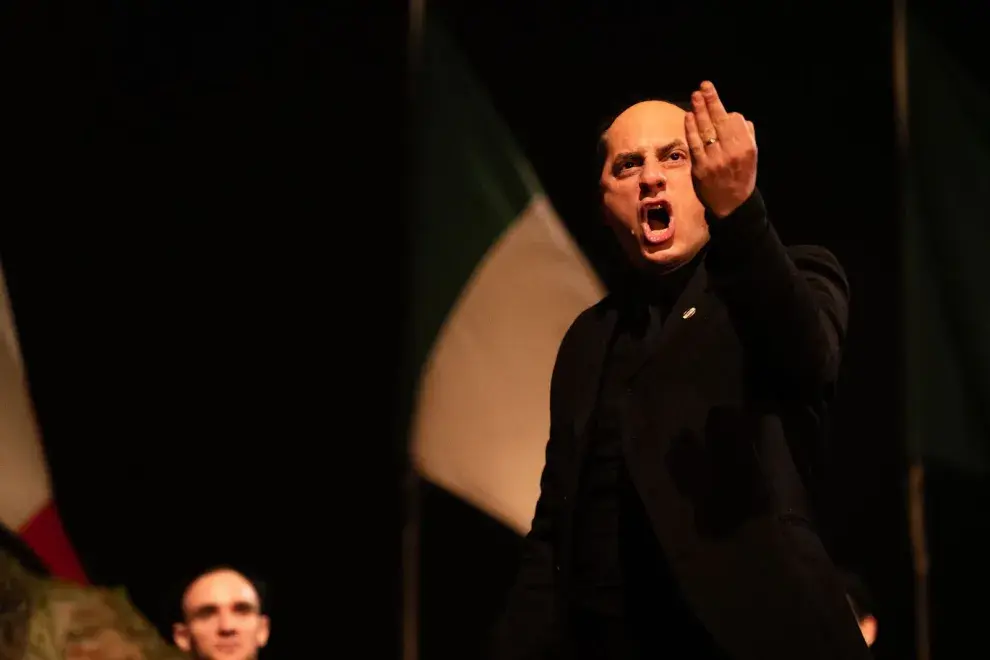 Las mejores series para ver en streaming: Mussolini, hijo del siglo.
