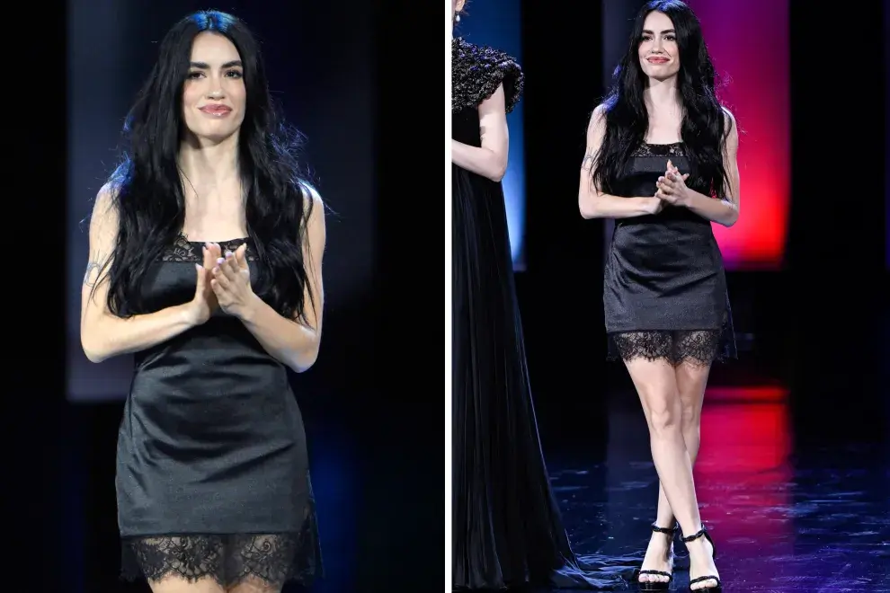 Lali con un diseño de Verónica De la Canal