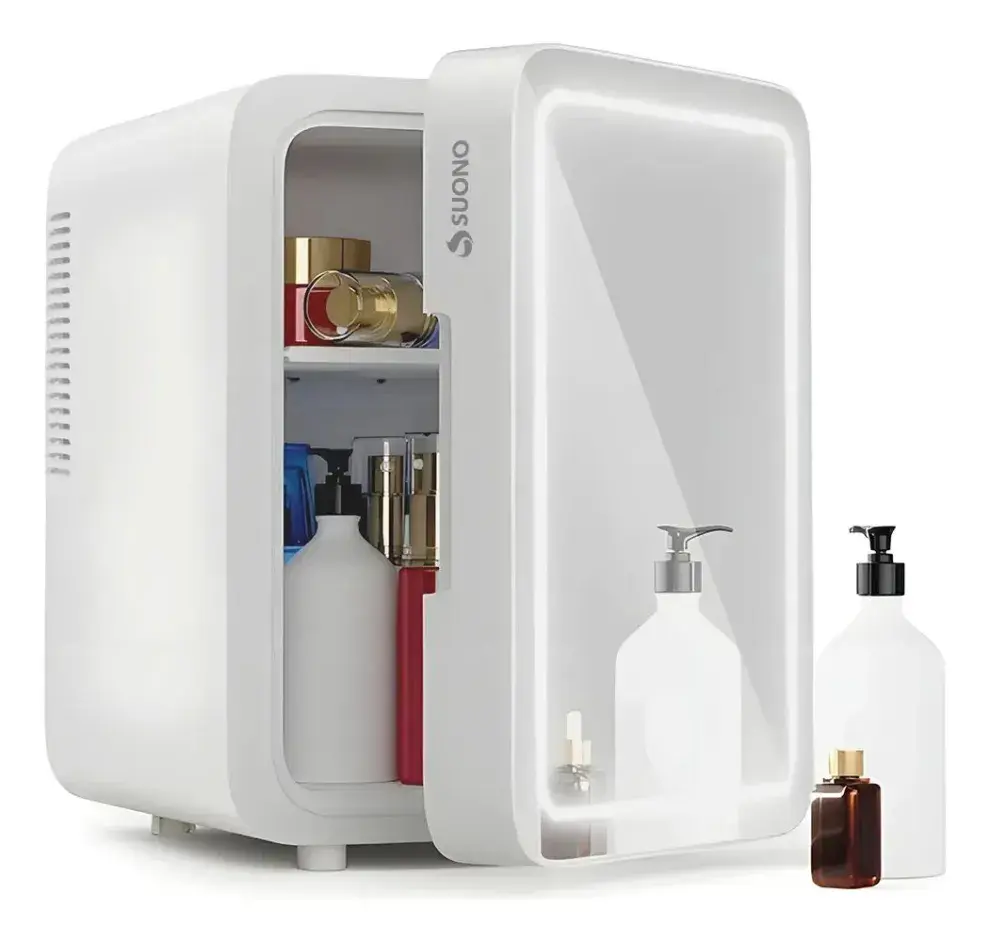 Si es fanática del skin care este regalo es perfecto. Una heladerita para guardar todos los productos. (MERCADO LIBRE- SUONO $163.999)