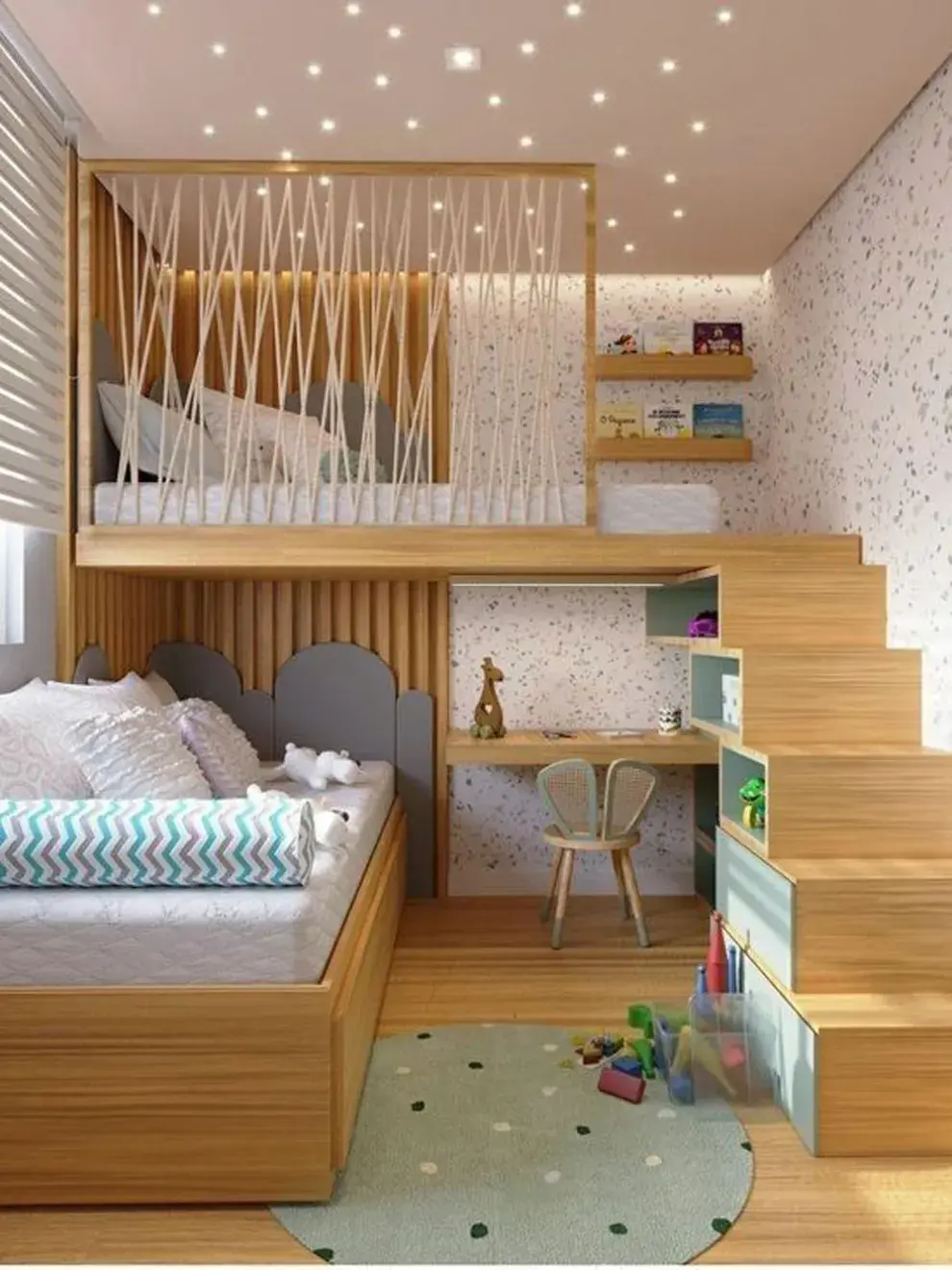 Existen modelos prefabricados o versiones a medida, construidas en madera resistente (como el pino) y con refuerzos metálicos para mayor estabilidad.