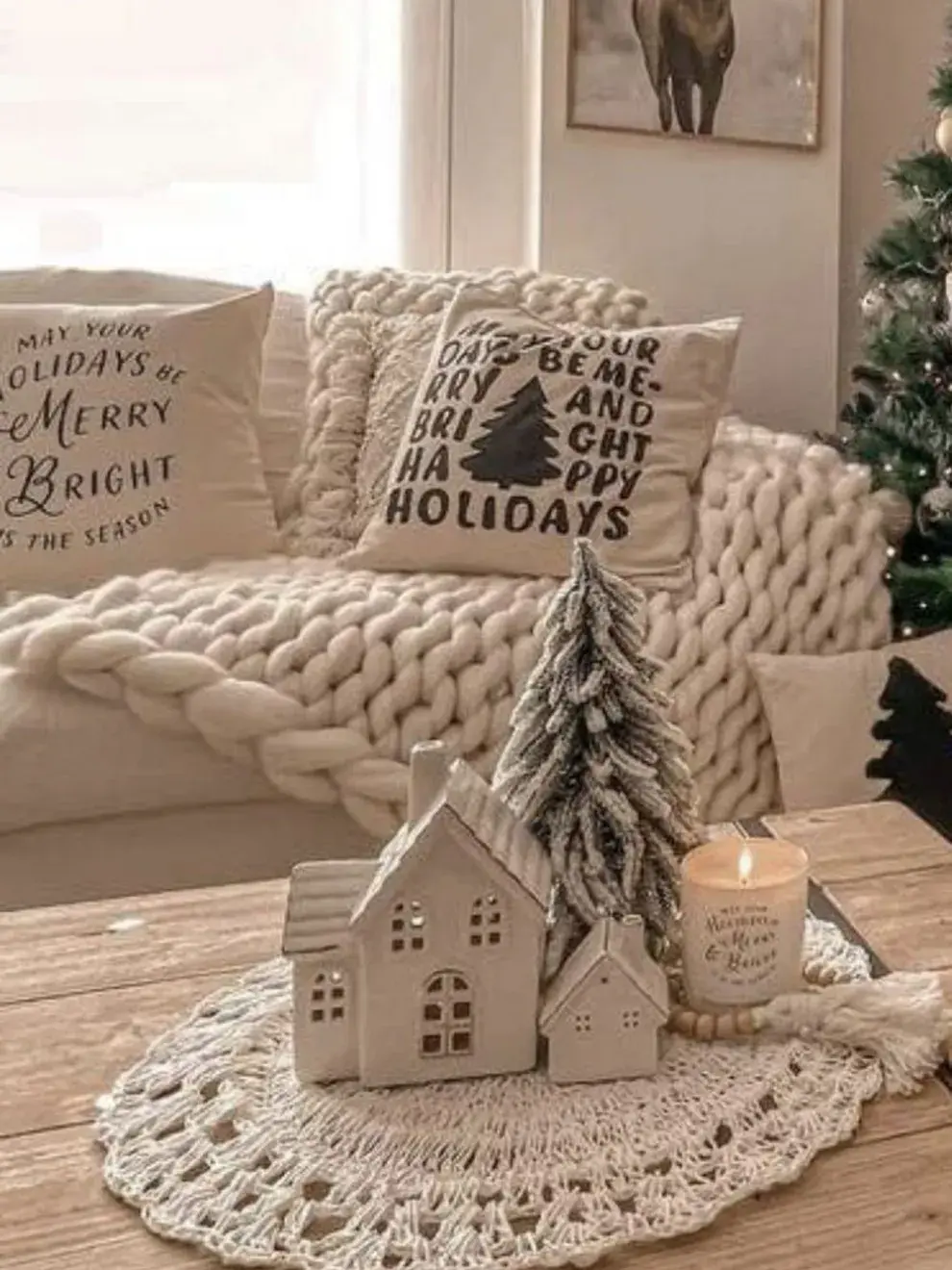 Paleta de colores: Predominan los blancos, beiges, grises y pasteles, que aportan luminosidad y serenidad.