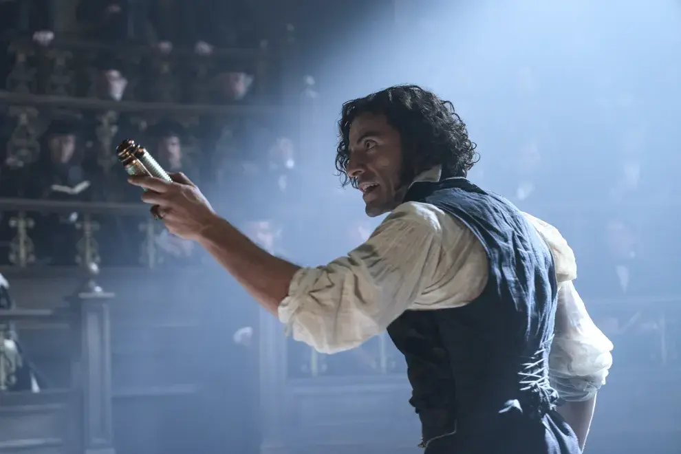Foto de Oscar Isaac es Victor Frankenstein en la nueva película de Netflix.