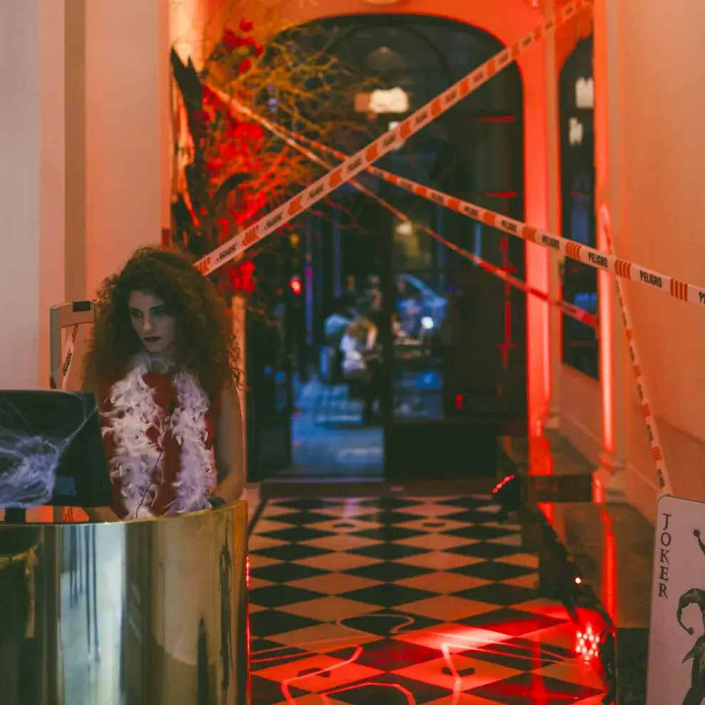 Casa Cavia revive el espíritu gótico de Merlina Addams