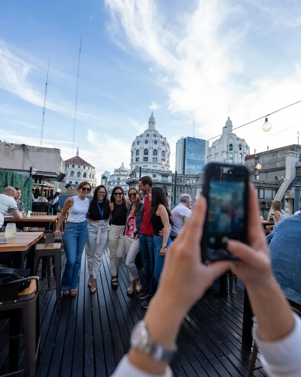 Terrazas para disfrutar del solcito de la tarde en Buenos Aires: Florida 165 Rooftop.
