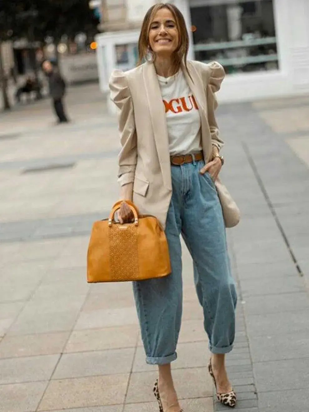 Con blazer y stilettos bien altos, un look que es un sí rotundo