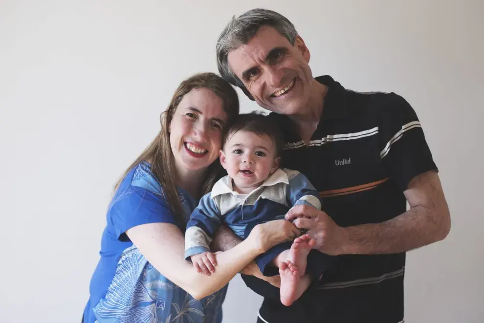 Dani Aza, su esposo Jonatan, y Lucas, su pequeño hijo.