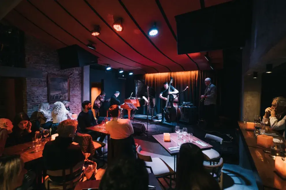 Desafinado Club, el oasis urbano de City Bell donde el jazz, la gastronomía y la mixología conviven al mismo nivel