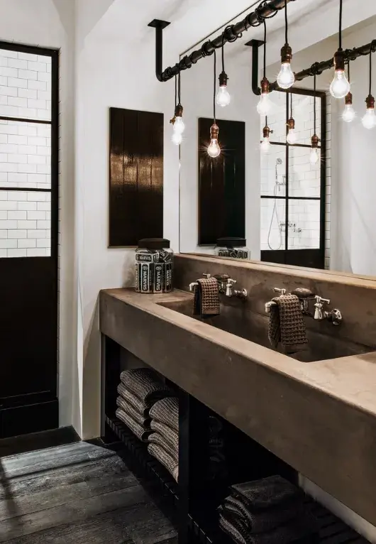 Antes de su fallecimiento, Diane puso la mansión a la venta por cerca de US$ 30 millones, sin que hasta ahora se confirme la operación.