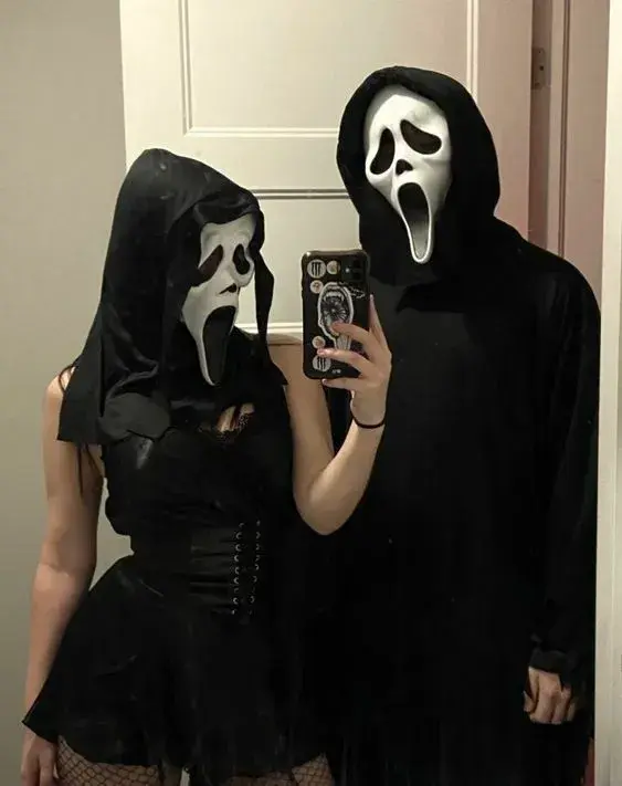 Foto de pareja en Halloween.