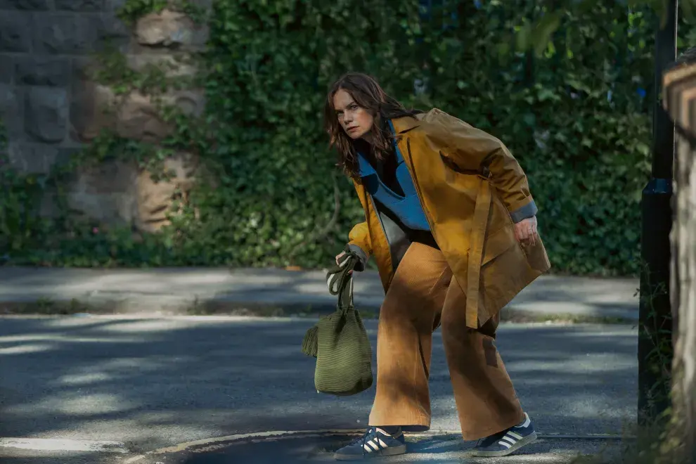 Down Cemetery Road mezcla humor negro con thriller criminal.