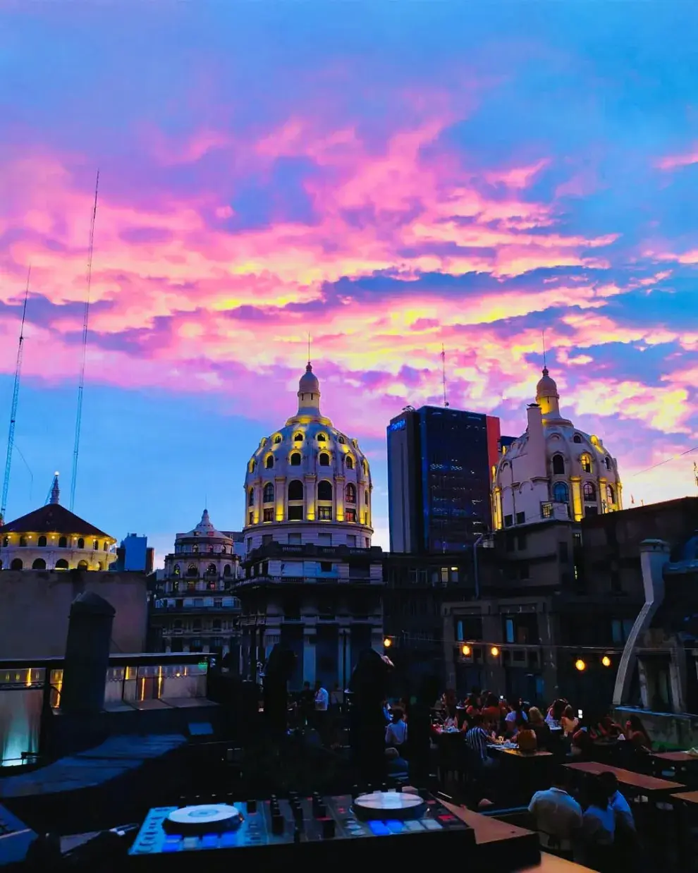 Los mejores lugares para el after office: Rooftop Florida 165. 