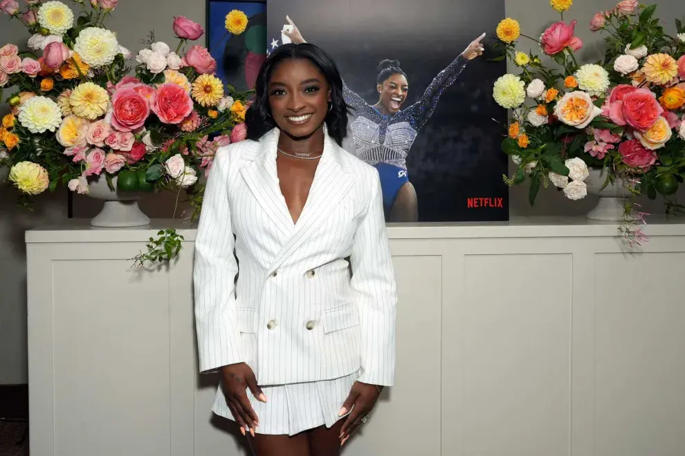 Simone Biles aterriza en Buenos Aires para compartir su talento, su voz y su mensaje de empoderamiento