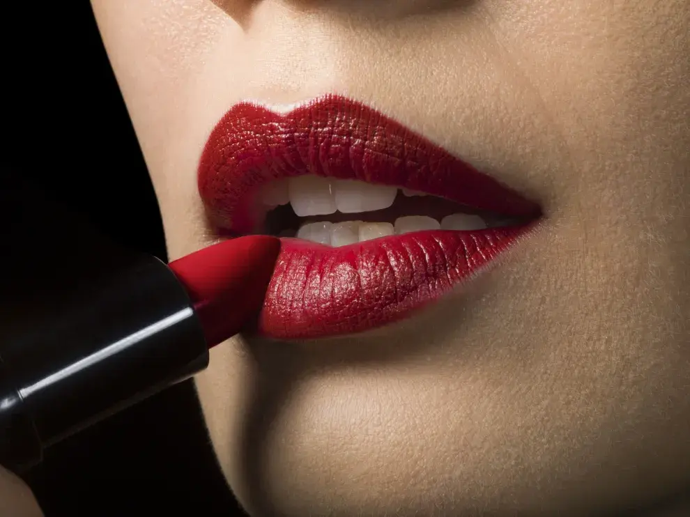 El labio rojo intenso volvió a consolidarse como sinónimo de sofisticación.