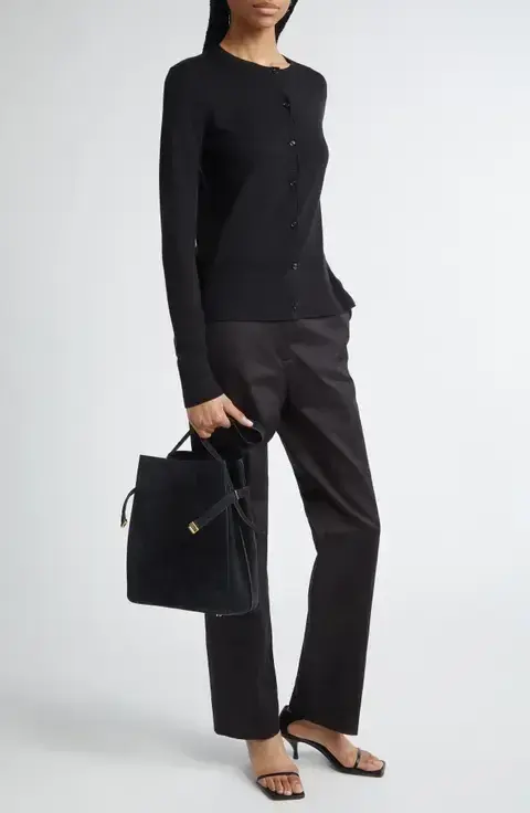 Los leggins con detalles elevados se salen del outfit deportivo y sirven para toda ocasión.