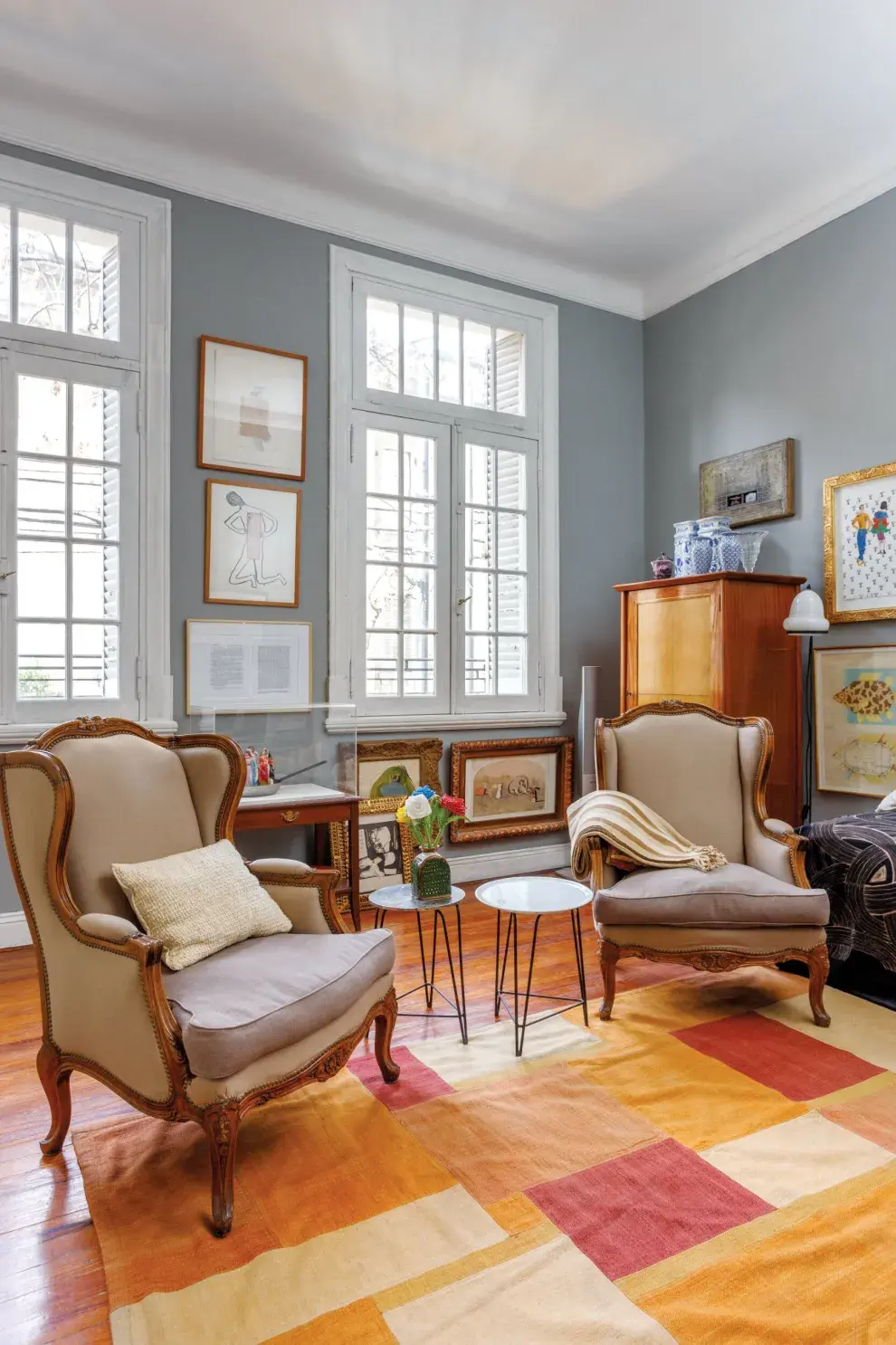 Arte, textura y color, grandes aliados para "levantar" muebles de época.