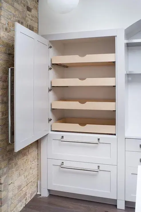 Foto de mueble con estante deslazante.