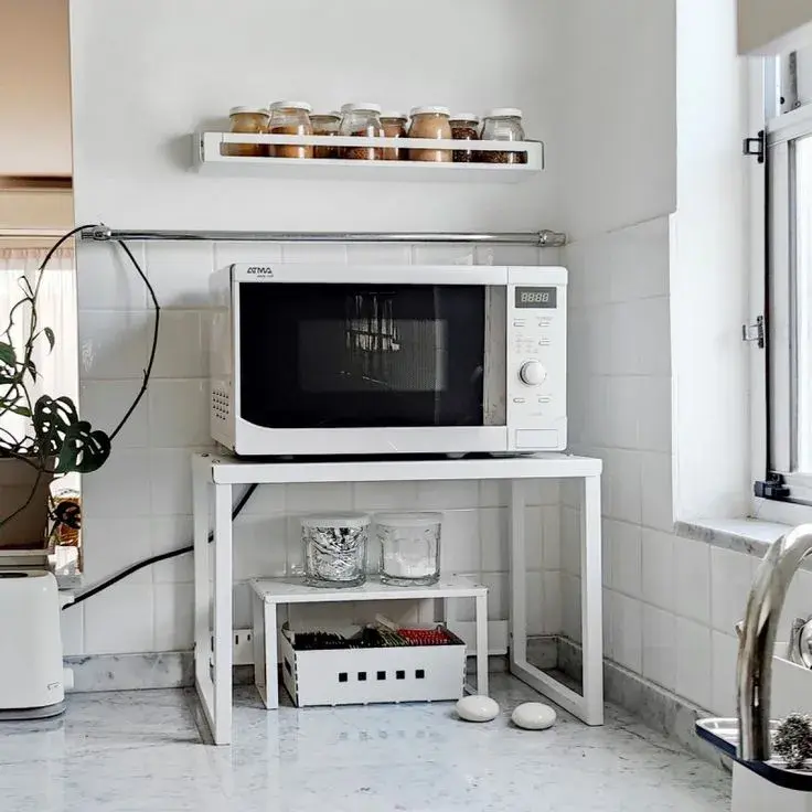 Foto de mesada con aparato para ordenar.