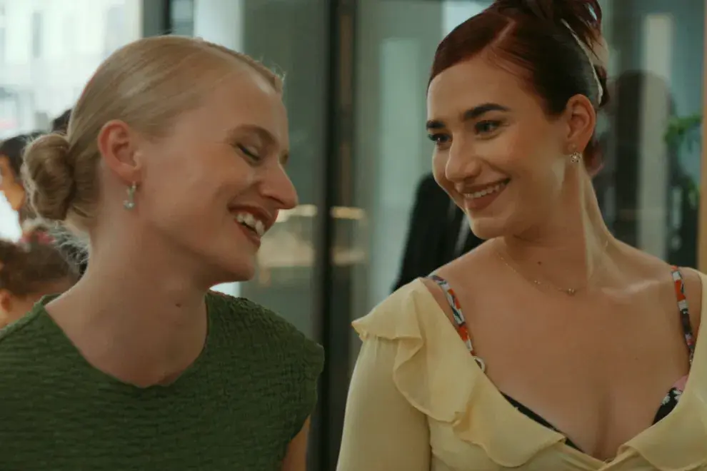 La agente encubierta, una historia de espionaje, crimen y dilemas morales