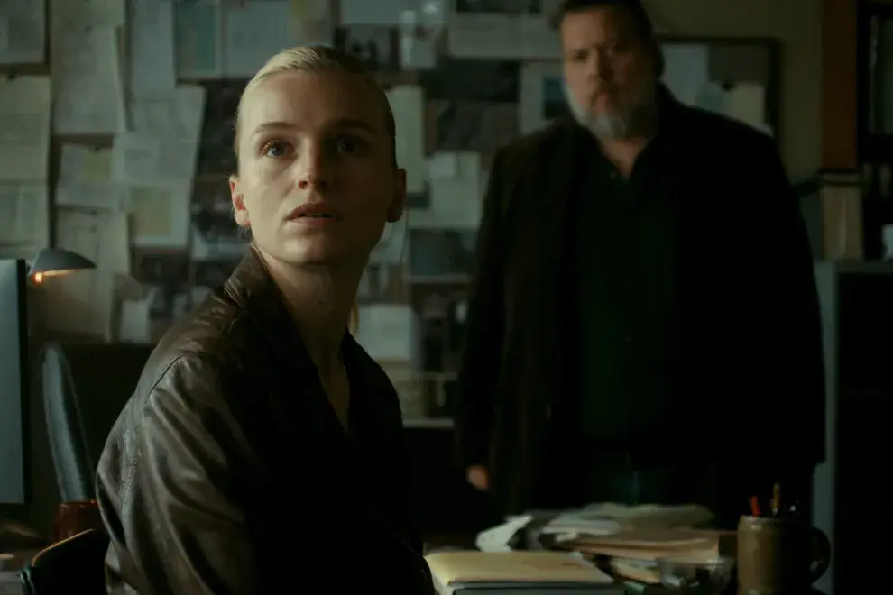 Creada por Adam August y dirigida por Samanou Acheche Sahlstrøm