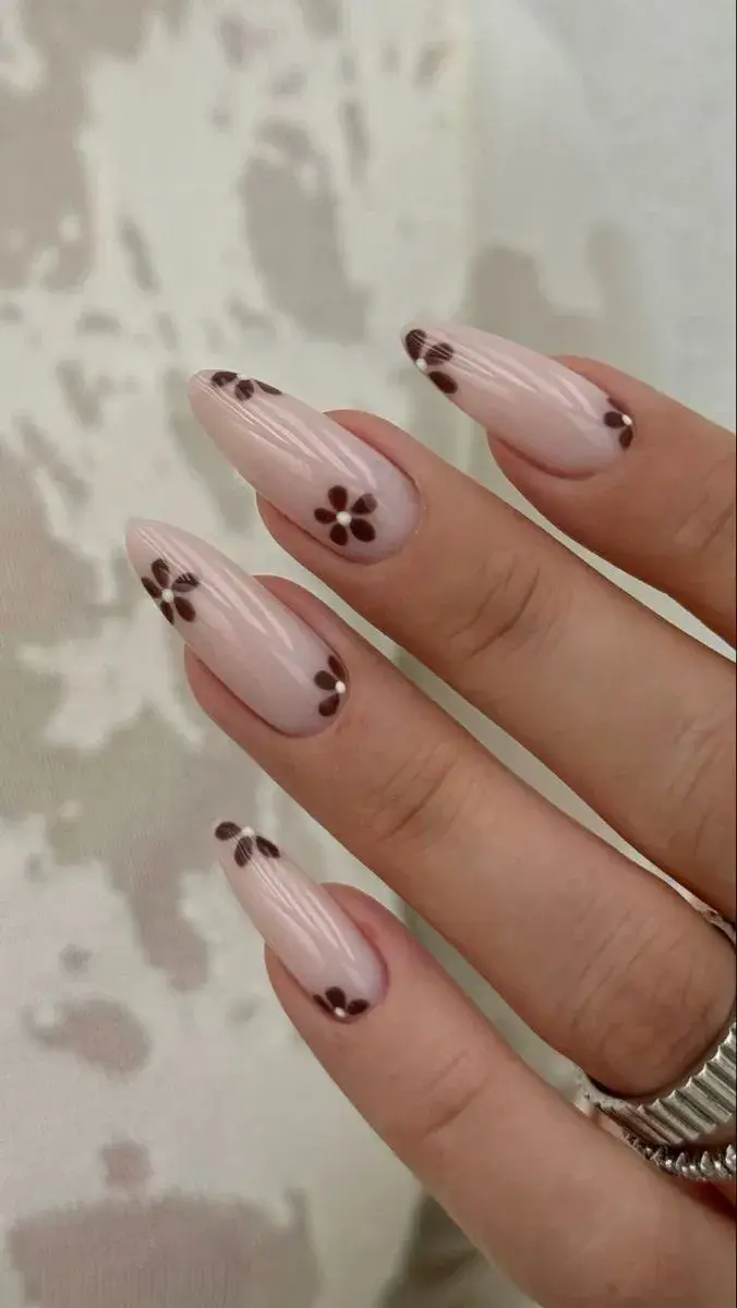Adiós a las uñas rojas tradicionales: 10 diseños súper originales para que te inspires