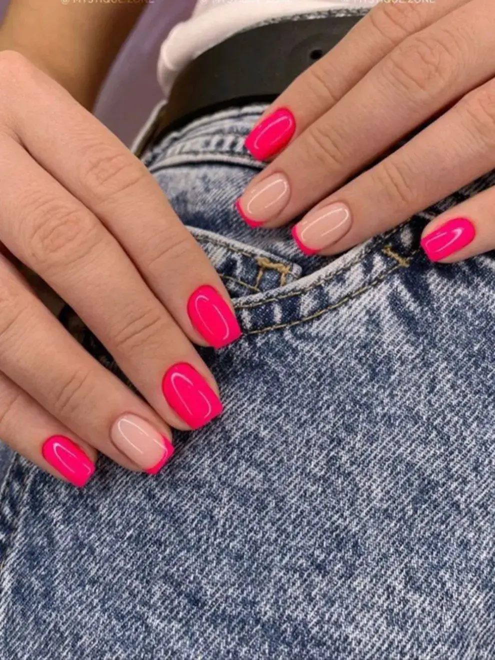 Para las más atrevidas, el rosa neón es una declaración de estilo.