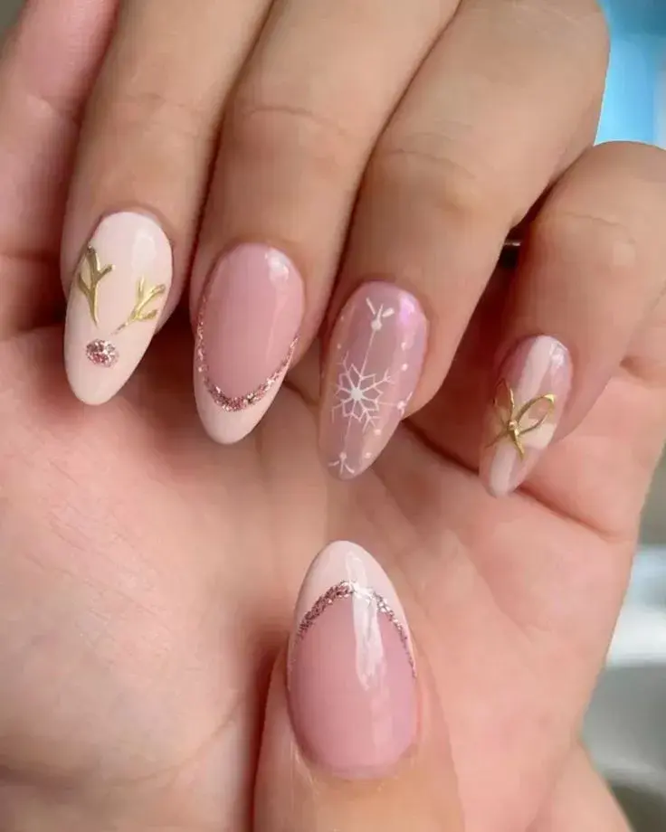 Uñas navideñas: 14 diseños tendencia para usar en diciembre 2025