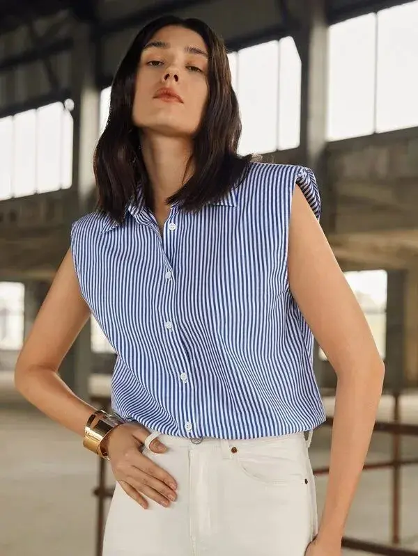 Foto de vestimenta de mujer.