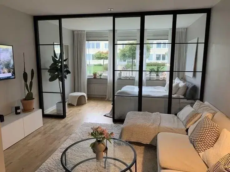 Cómo iluminar un monoambiente: ideas para crear dos espacios distintos solo con luz