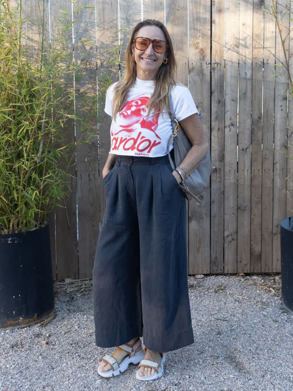  Romina Polnoroff, creadora de MamaSana con una remera estampada y pantalones de tiro alto