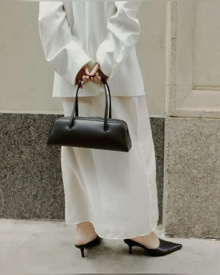 "Bolsos east west": el accesorio que será tendencia en 2026 y transforma cualquier look