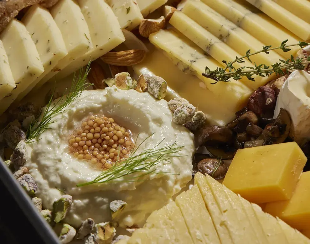 La vereda de Buche Salumería: picadas premium y aperitivos 