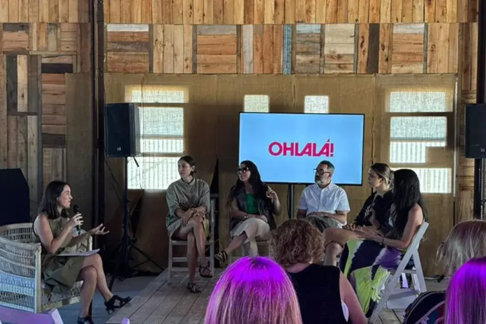 Panel de OHLALA! EN La Aldea Pop Up
