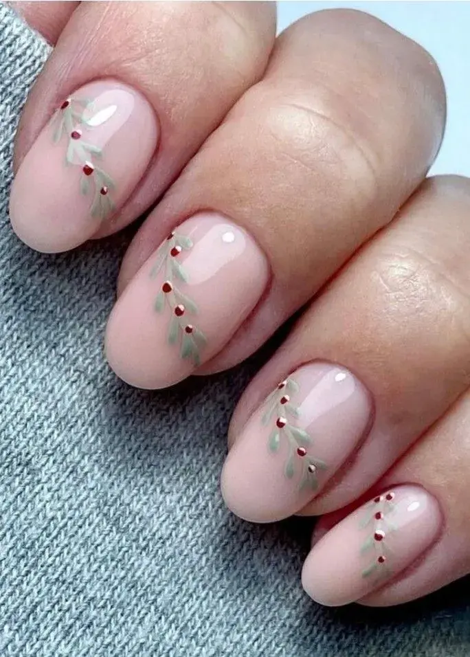 Uñas navideñas: 14 diseños tendencia para usar en diciembre 2025