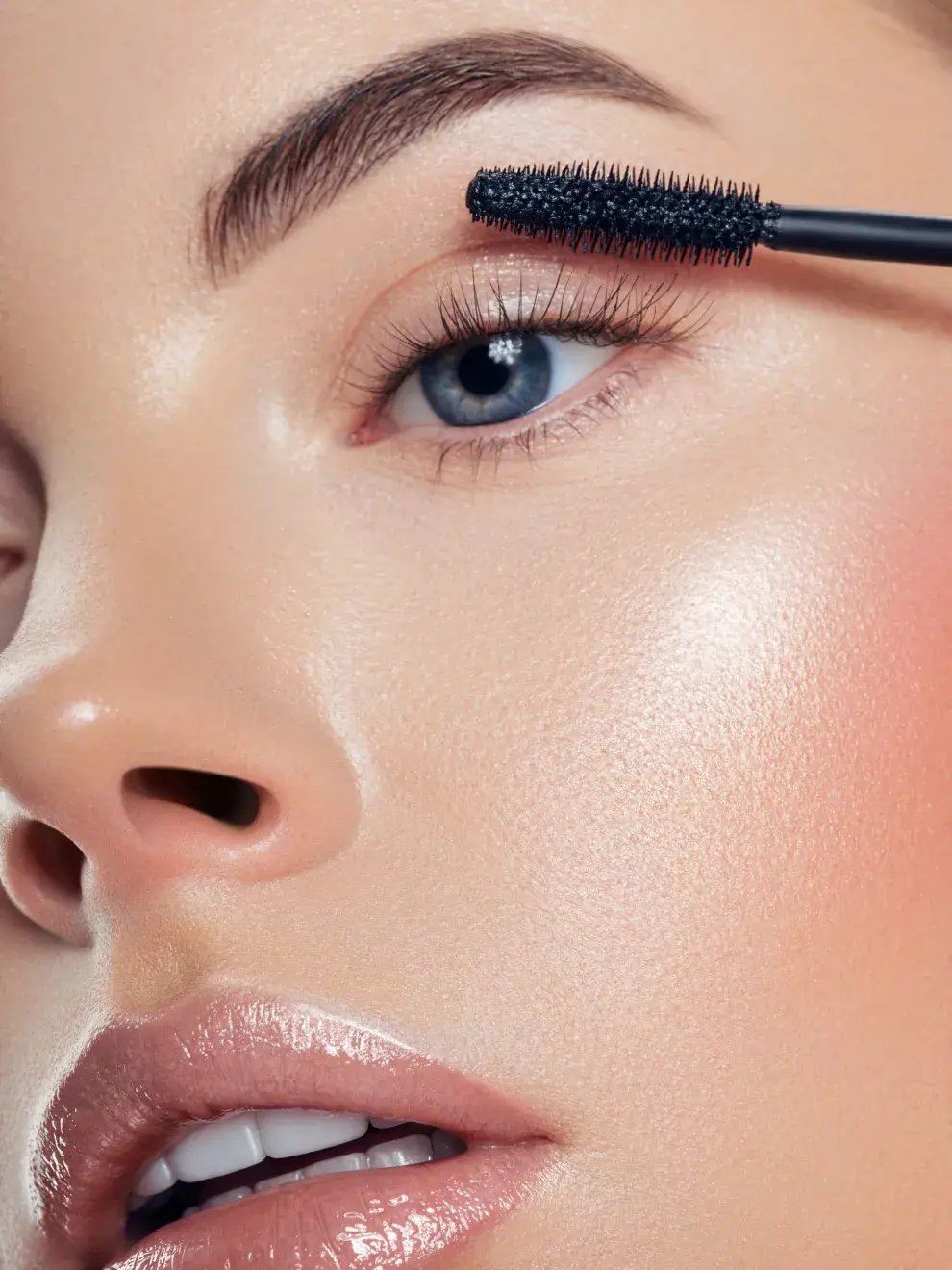 Cinco consejos para cuidar y fortalecer tus pestañas naturales