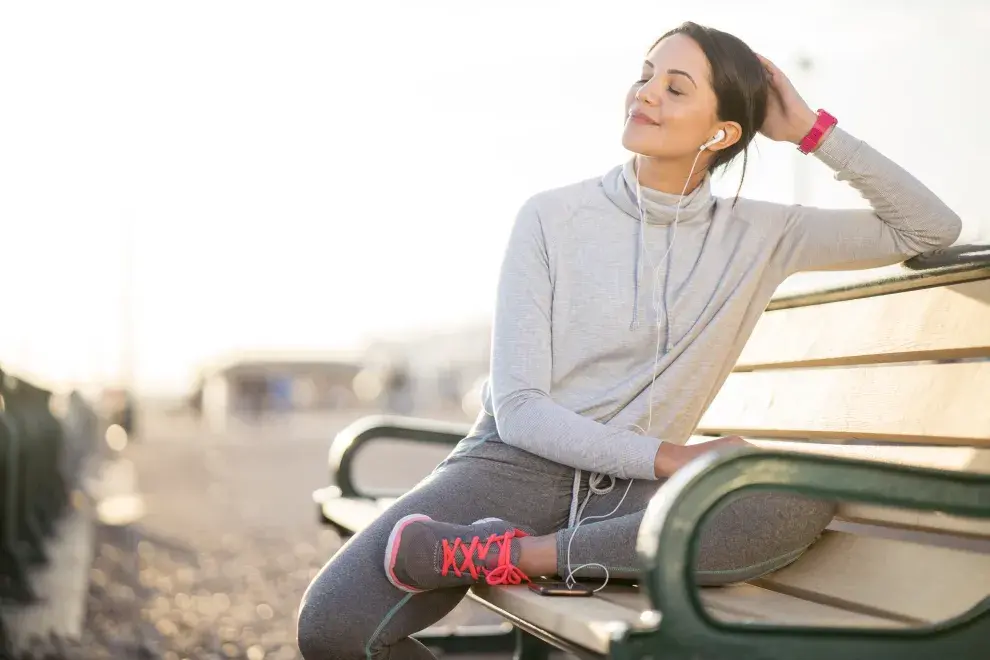 Foto de mujer entrenando.