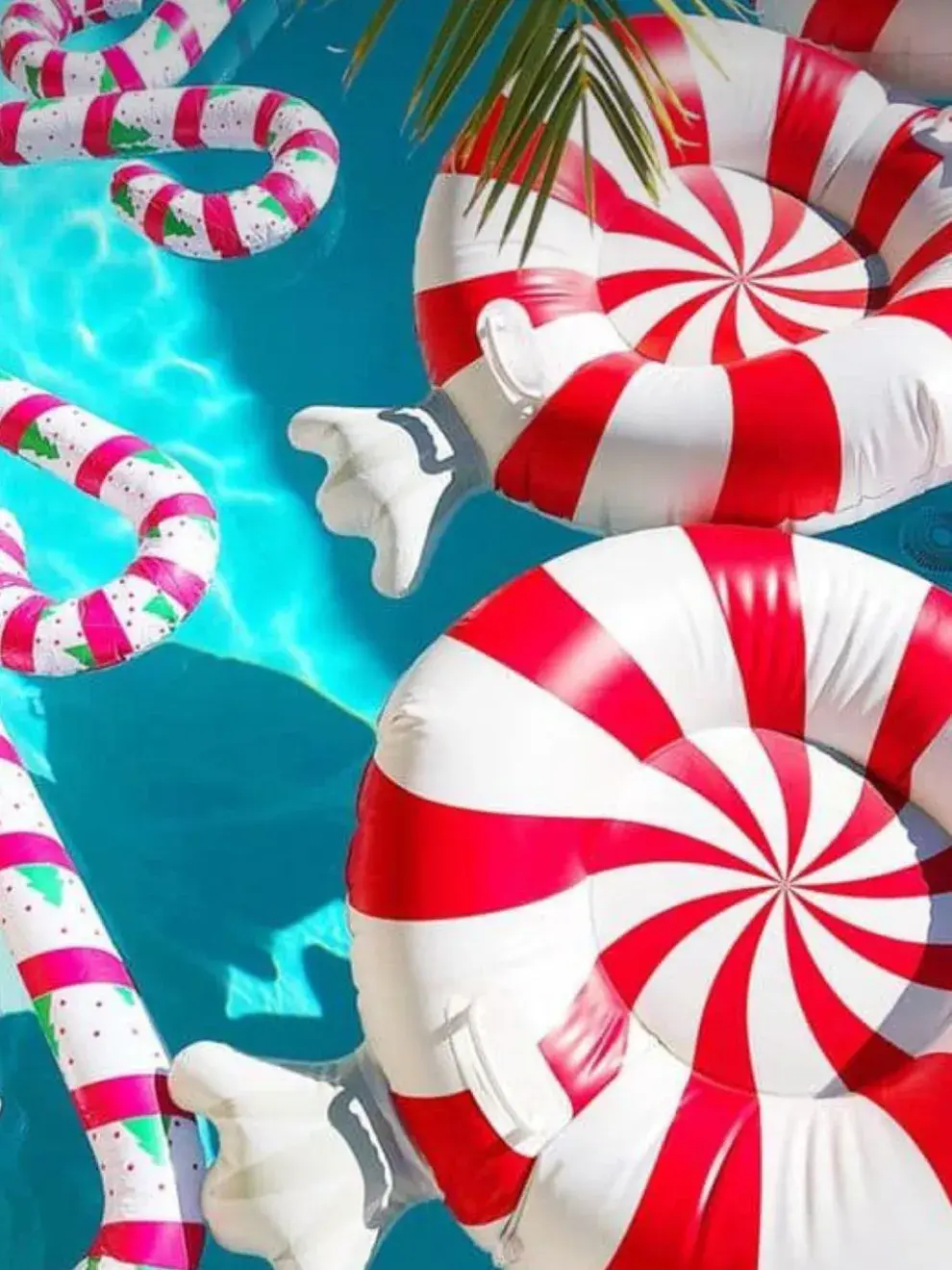 Se trata de reinterpretar los clásicos navideños con una paleta que evoca el mar, la arena y la brisa salada, logrando una ambientación festiva, pero descontracturada y elegante.