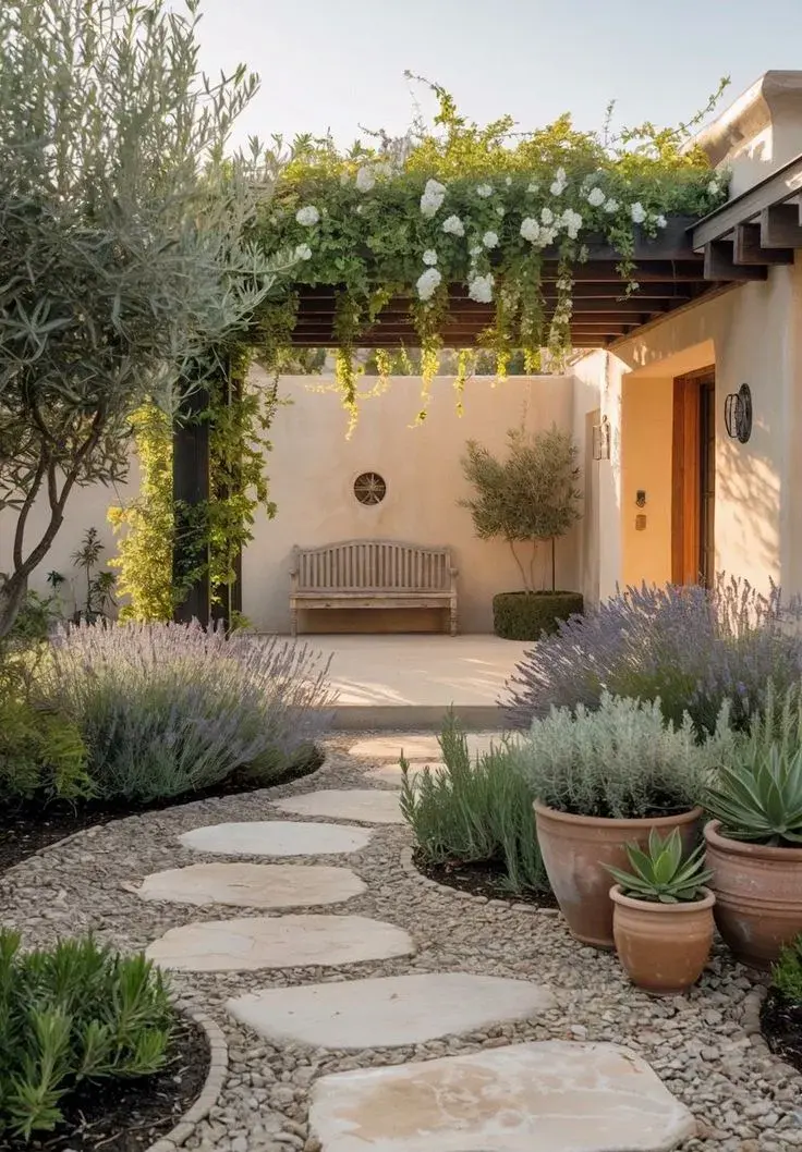 Jardín mediterráneo: cómo recrear este estilo en tu casa en Argentina