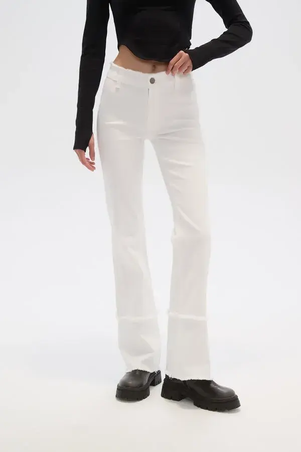 Los jeans rectos volvieron para quedarse  (INDIAN $ 59.900,00)