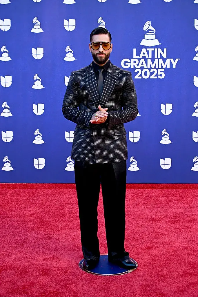 Maluma en la alfombra roja de los Latin Grammys 2025.