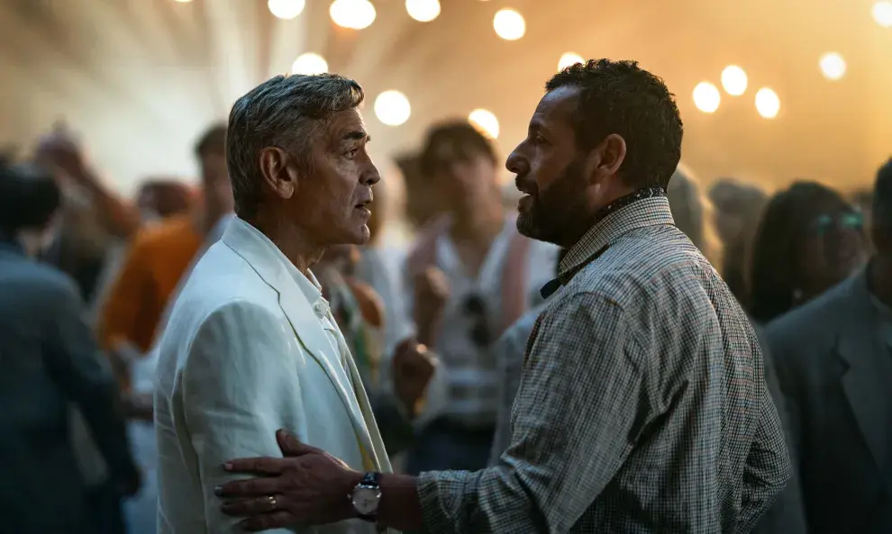 Foto de George Clooney y Adam Sandler en Jay Kelly.