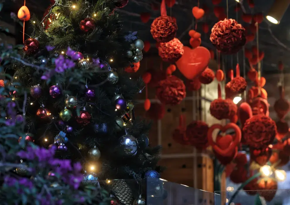 Foto de deco navideña en la ciudad.